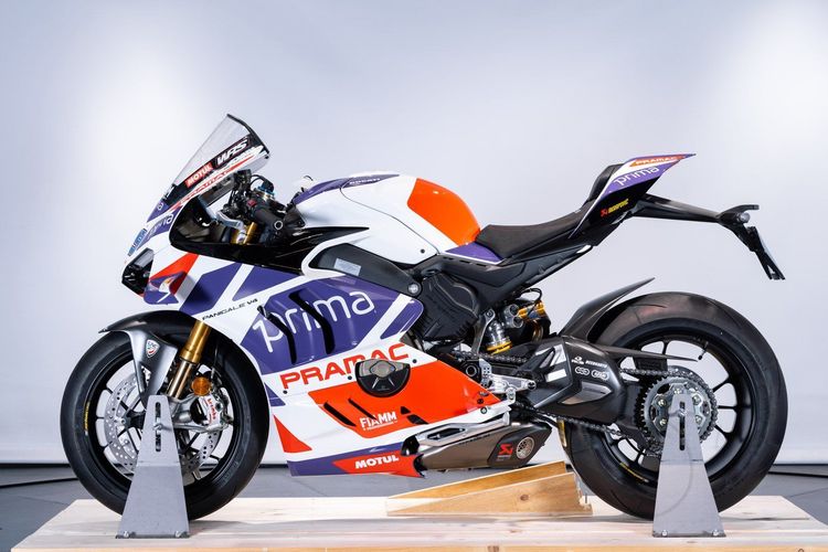 Ducati PANIGALE V4 MARTIN 2023 RACING REPLICA
