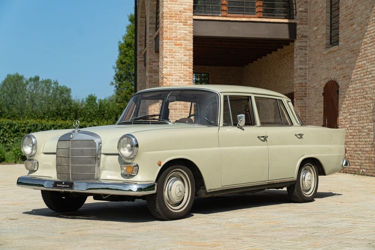 Mercedes-Benz 200 CODINE