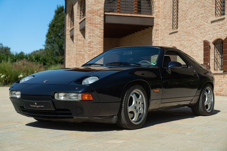 Porsche 928 GTS