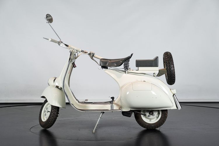 Piaggio VESPA VN2T 125 "FARO BASSO "