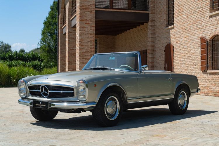 Mercedes-Benz 230 SL